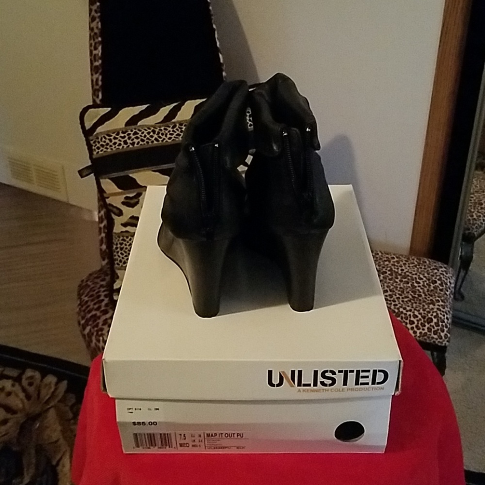 Boots - Picture 2 of 4